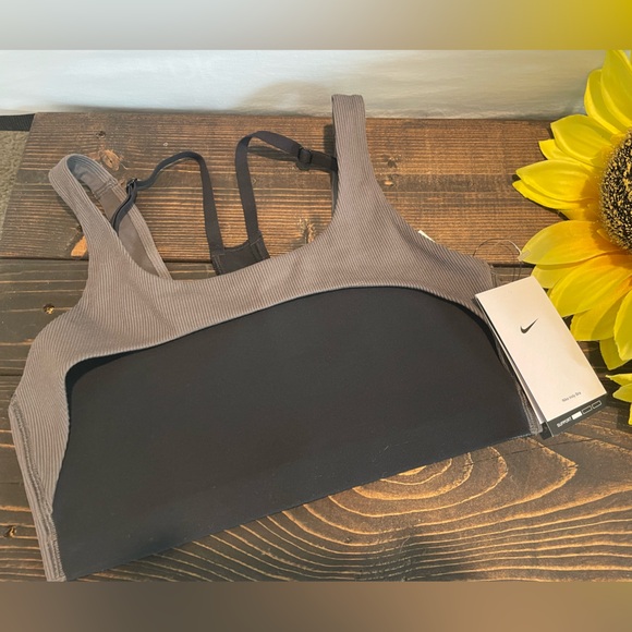 NIKE SPORT BRA - Picture 5 of 8